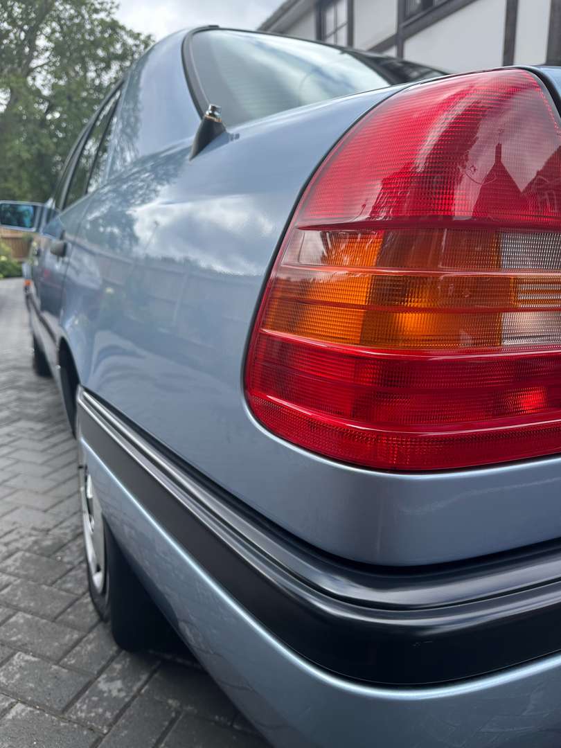 <p>1995 MERCEDES C180 CLASSIC W202 AUTO - ONE REGISTERED KEEPER FROM NEW</p>