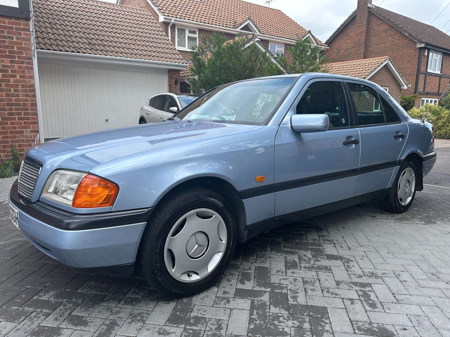 <p>1995 MERCEDES C180 CLASSIC W202 AUTO - ONE REGISTERED KEEPER FROM NEW</p>