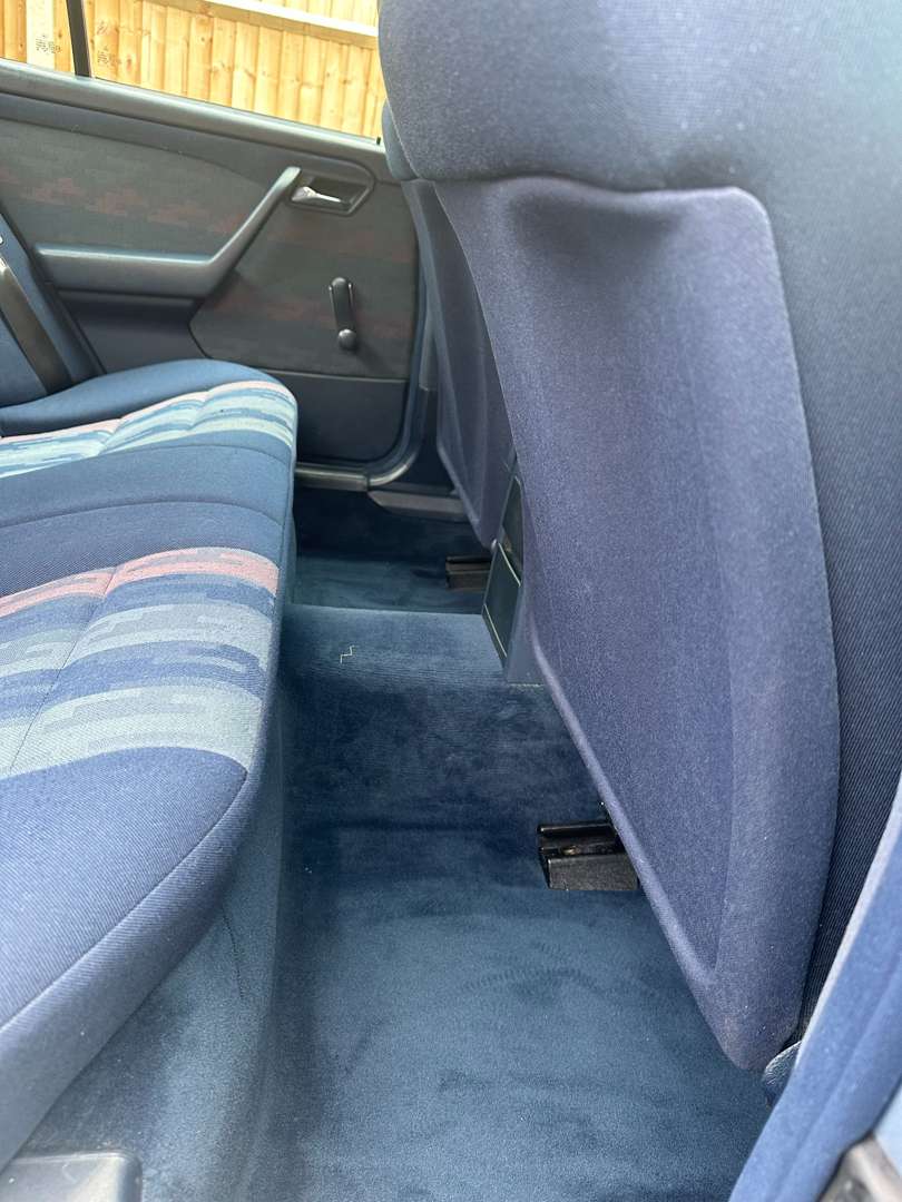 <p>1995 MERCEDES C180 CLASSIC W202 AUTO - ONE REGISTERED KEEPER FROM NEW</p>
