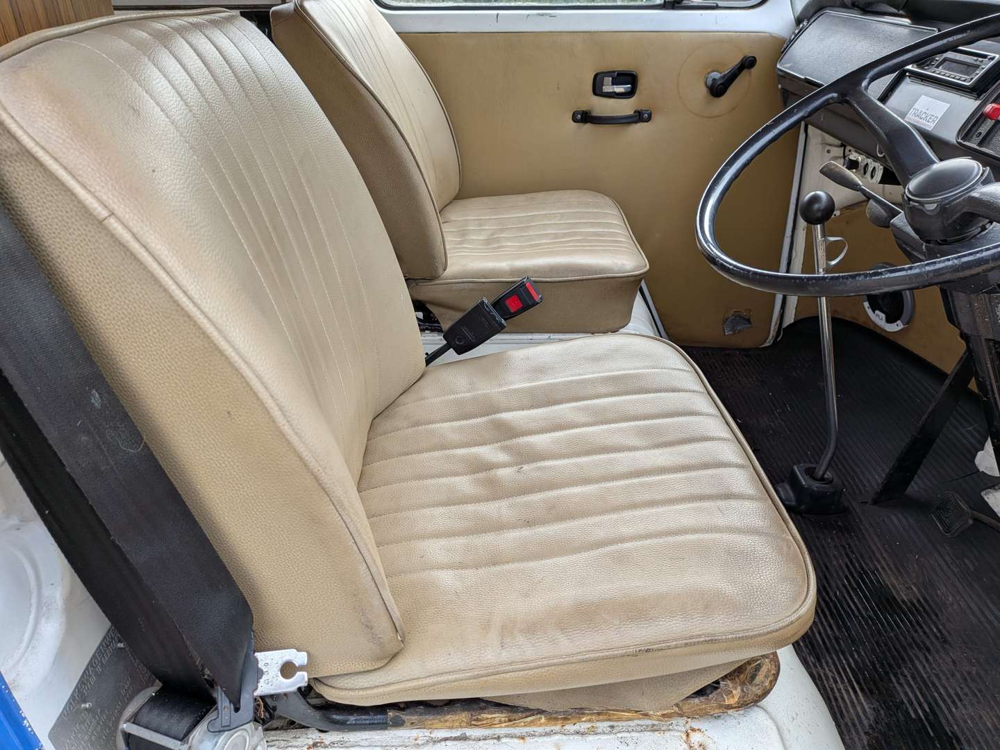 <p>1973 VW T2 CAMPER LATE BAY</p>