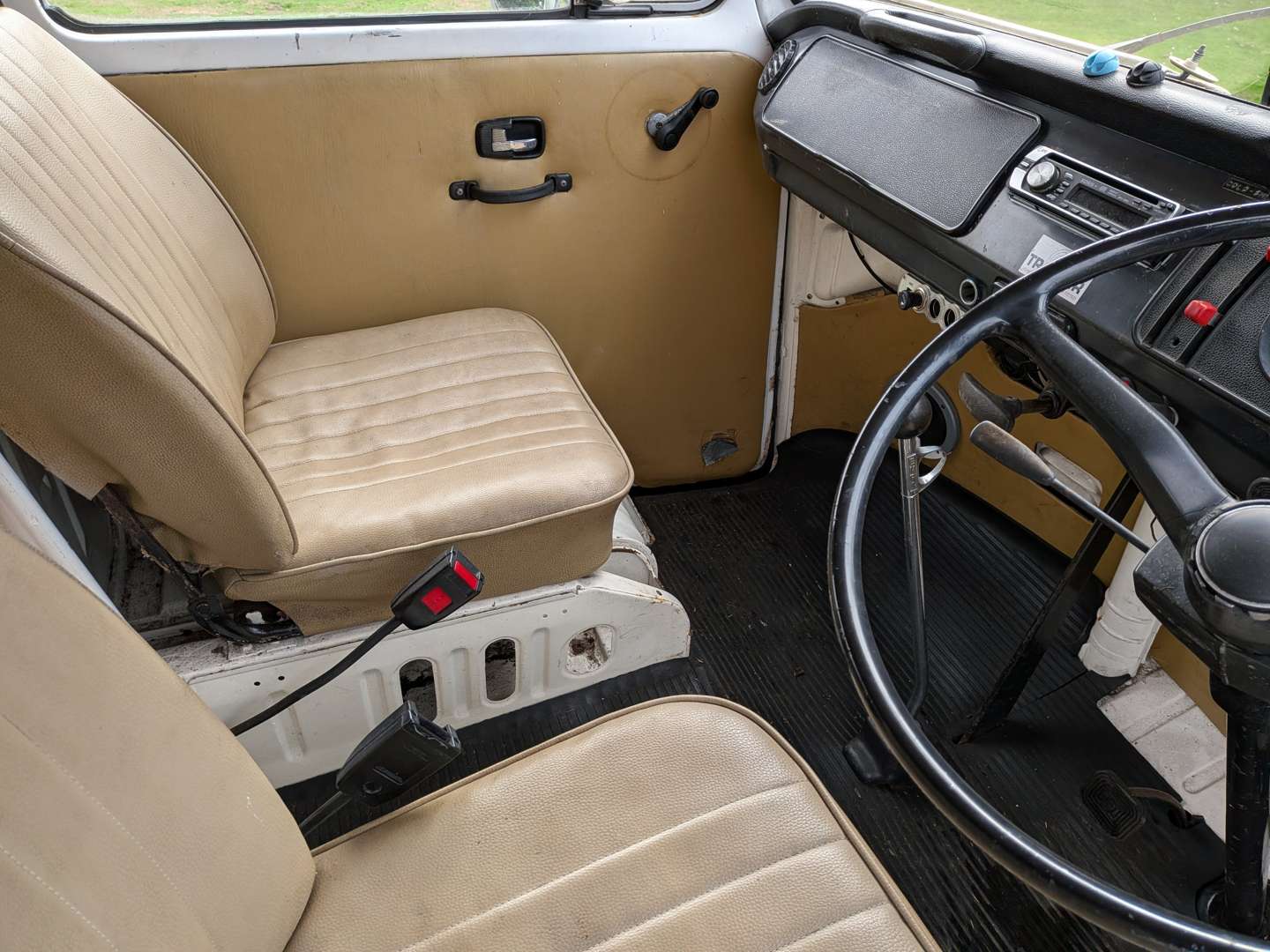 <p>1973 VW T2 CAMPER LATE BAY</p>