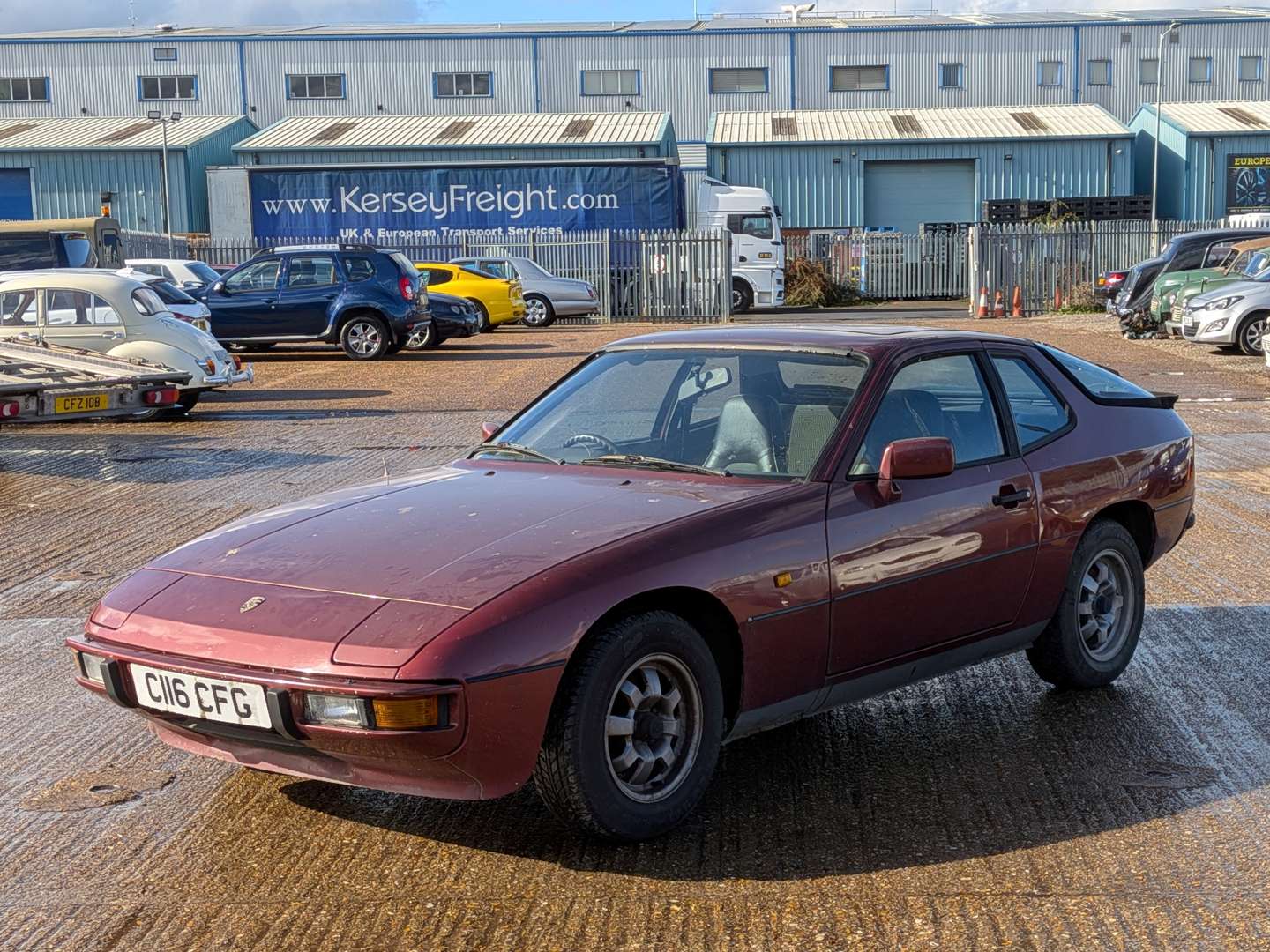<p>1985 PORSCHE 924</p>
