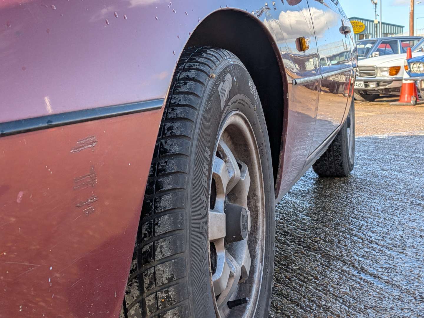 <p>1985 PORSCHE 924</p>