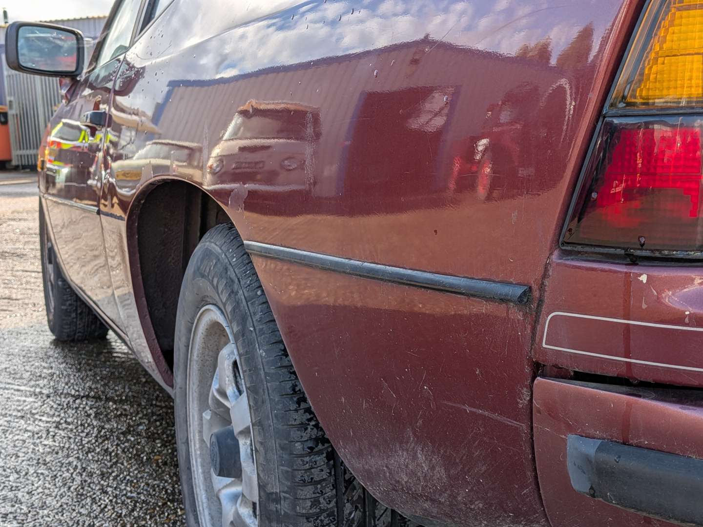 <p>1985 PORSCHE 924</p>
