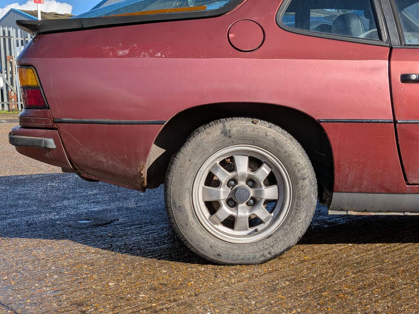 <p>1985 PORSCHE 924</p>