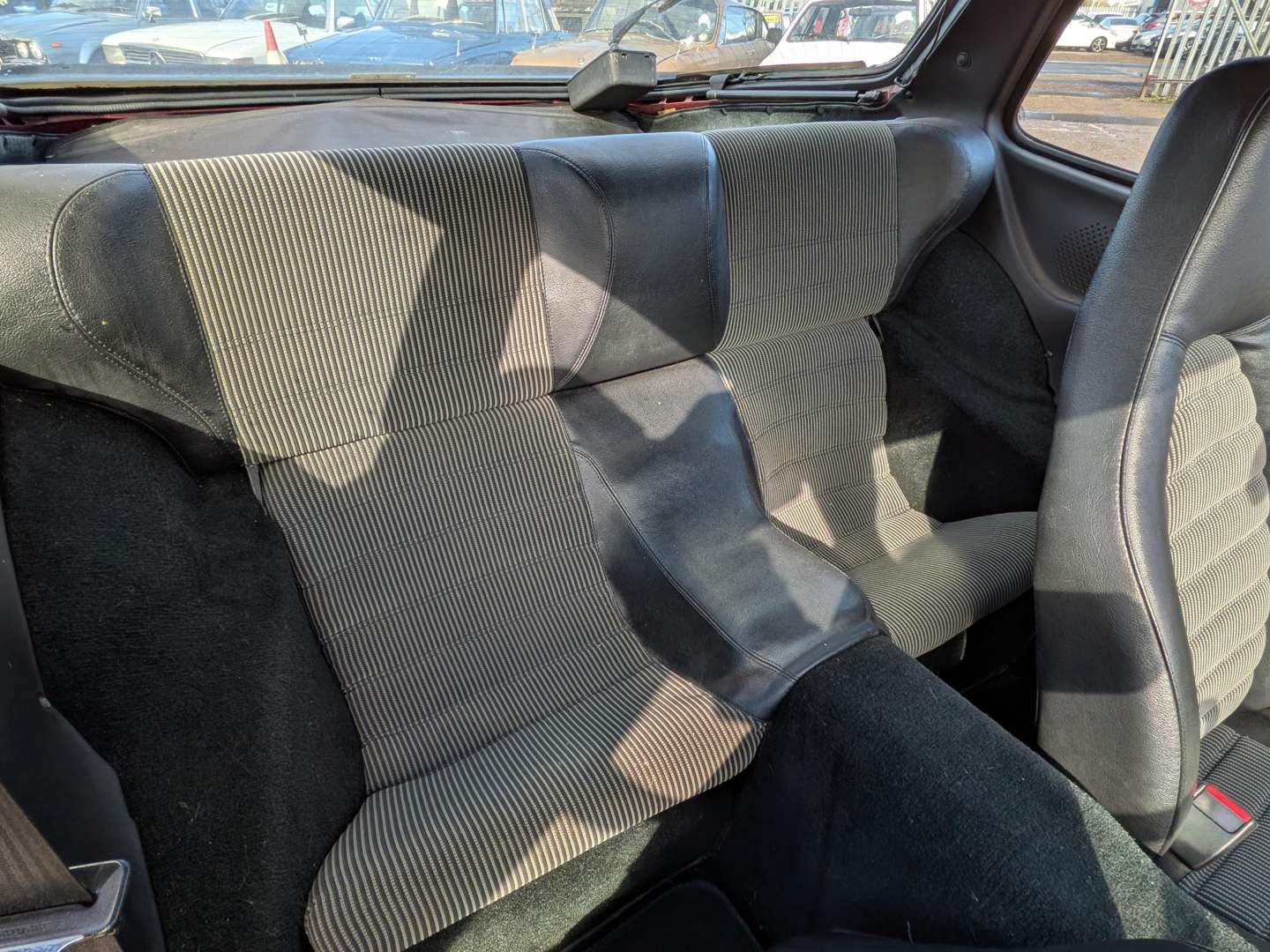 <p>1985 PORSCHE 924</p>