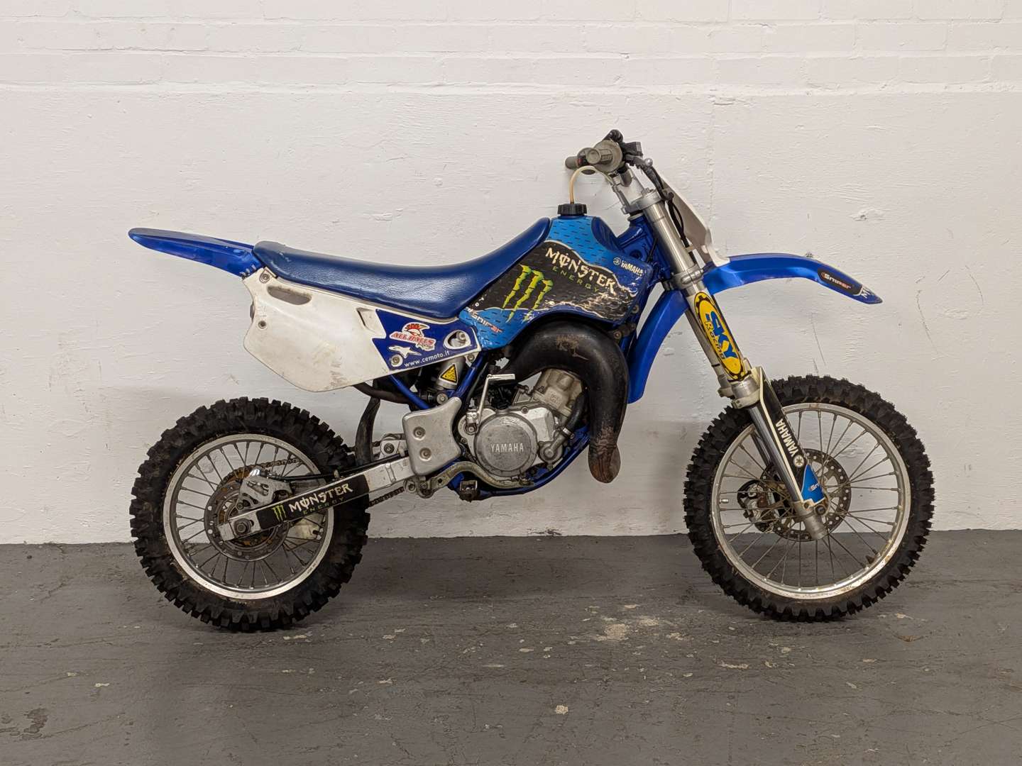 <p>2000 YAMAHA YZ80 TRIALS BIKE&nbsp;</p>