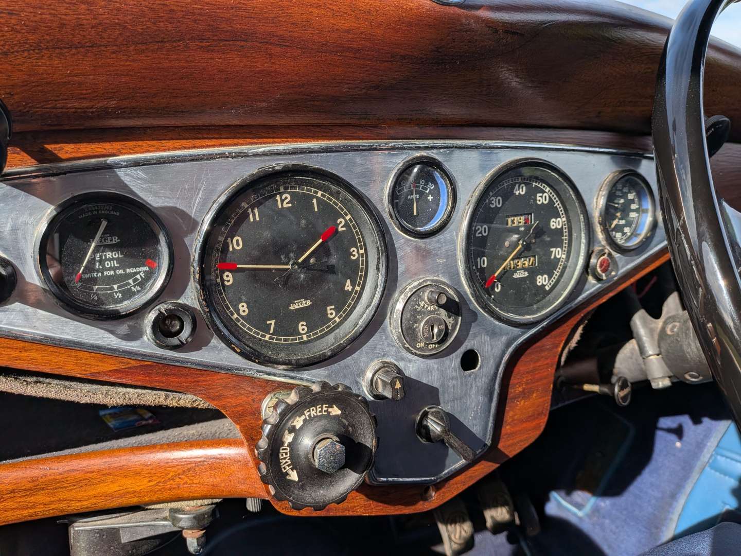 <p>1946 ROVER P2</p>