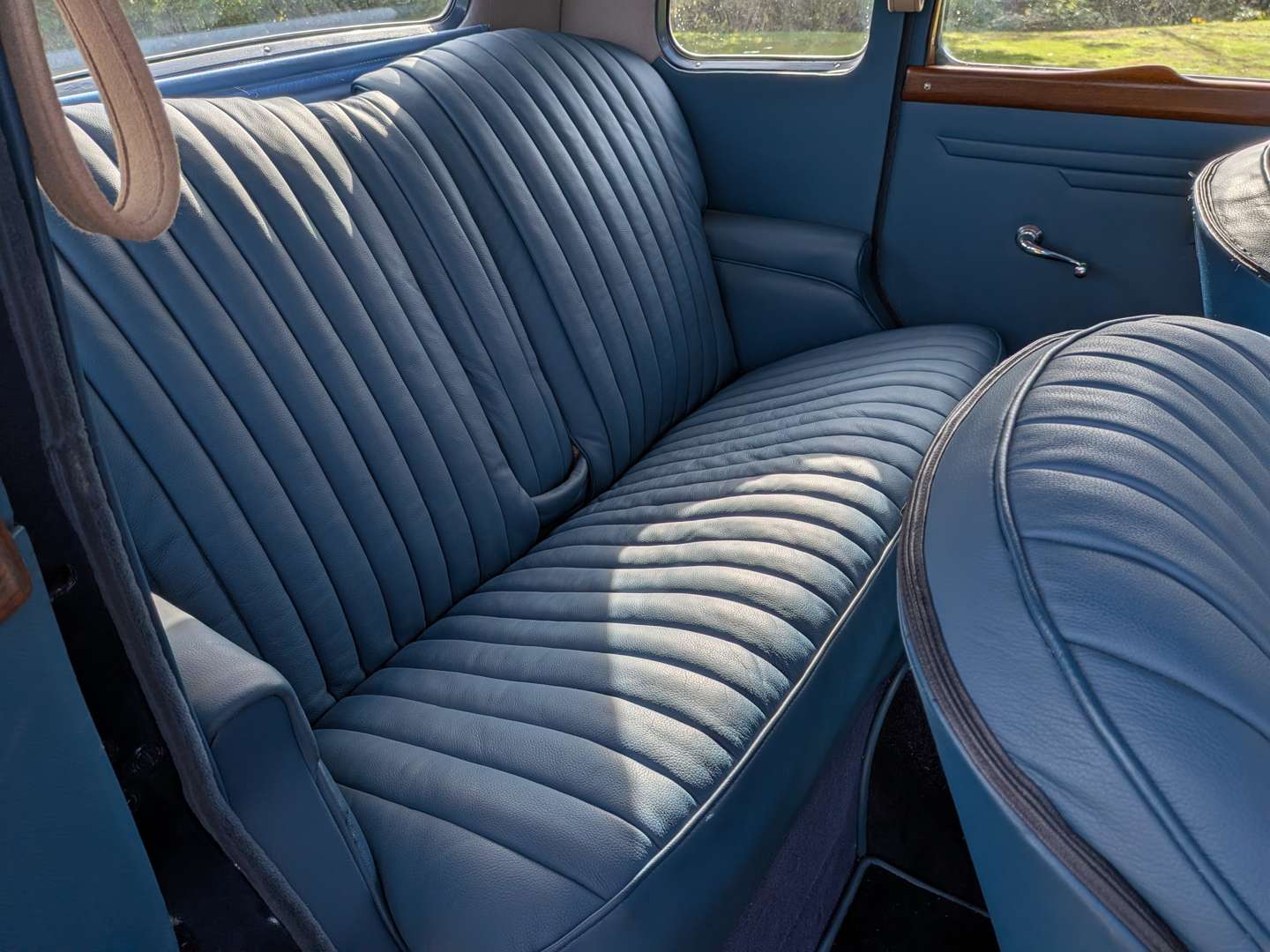 <p>1946 ROVER P2</p>