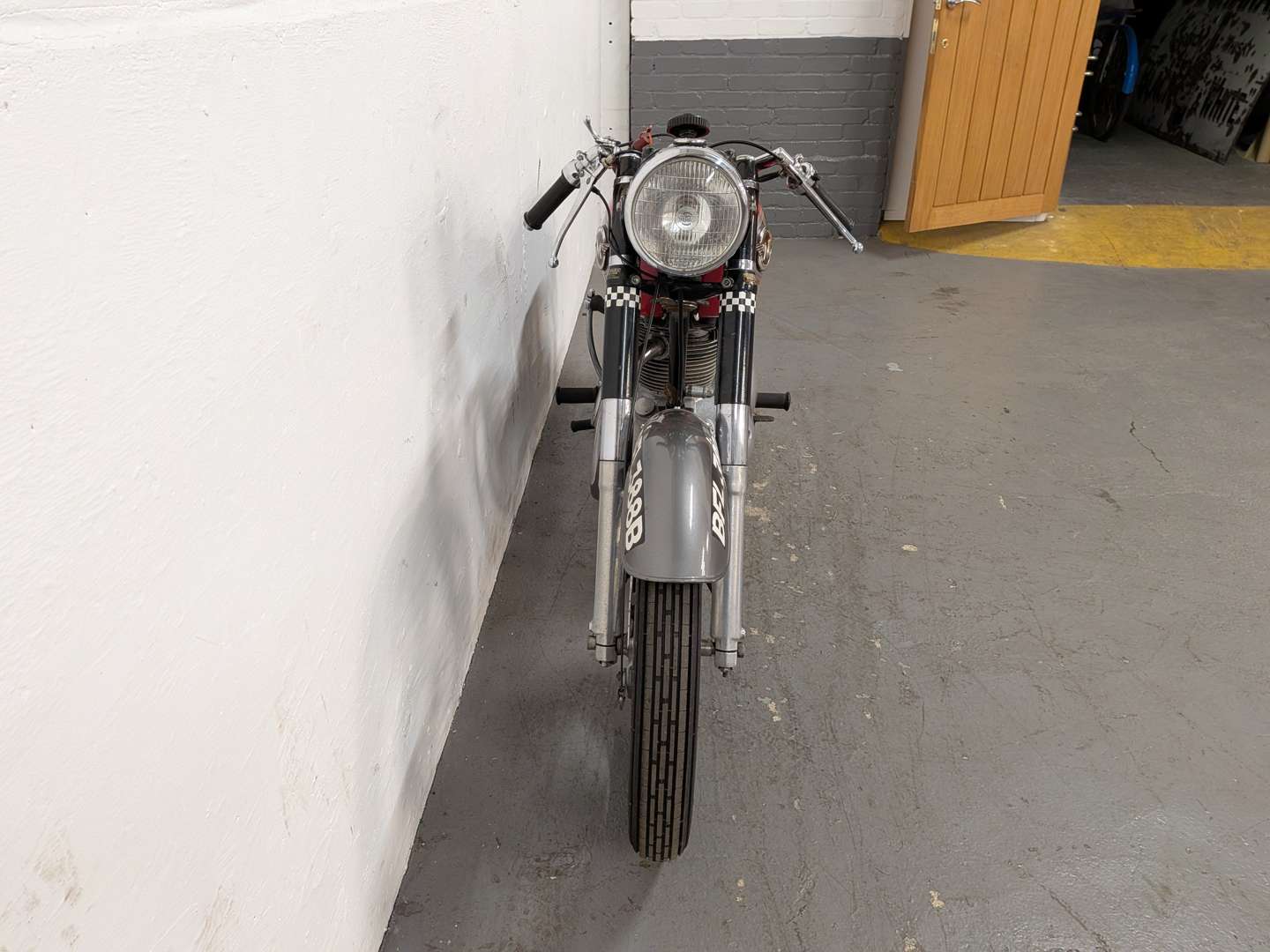 <p>1964 MATCHLESS G2CSR</p>
