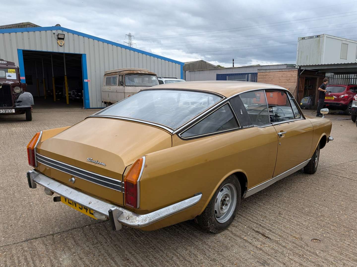 <p>1973 SUNBEAM RAPIER</p>