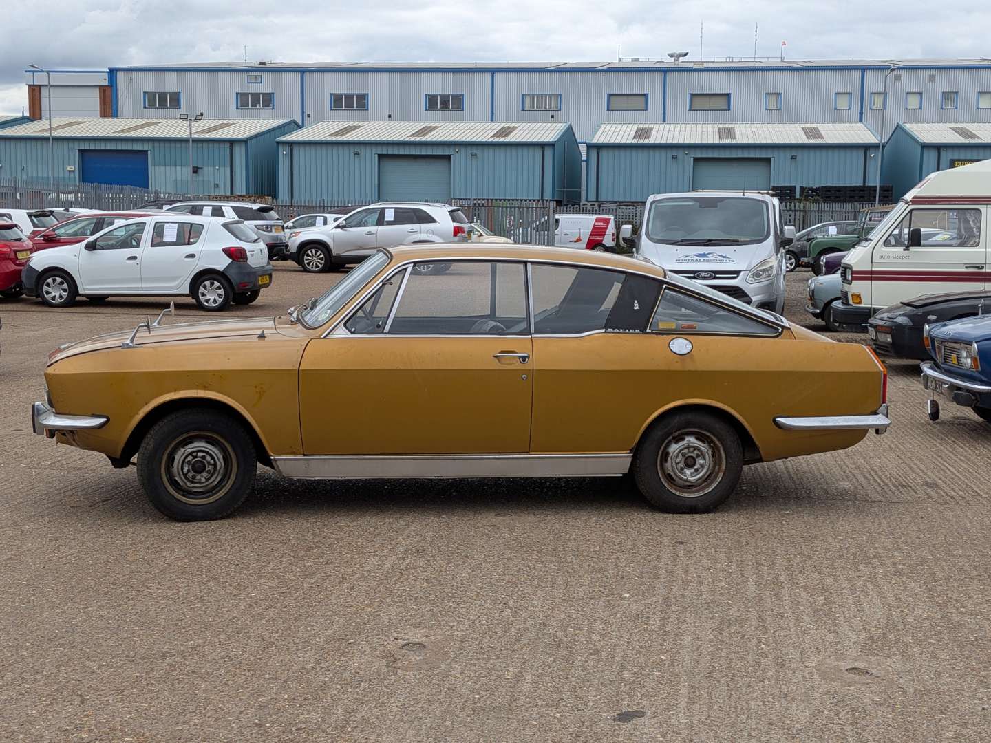 <p>1973 SUNBEAM RAPIER</p>