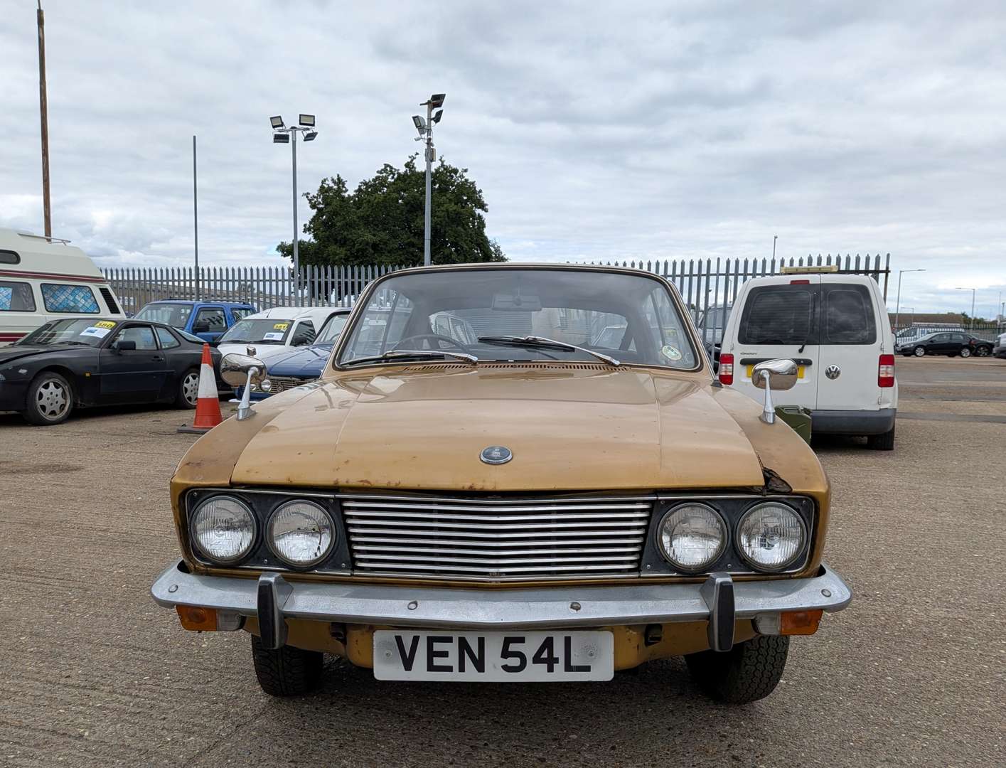 <p>1973 SUNBEAM RAPIER</p>