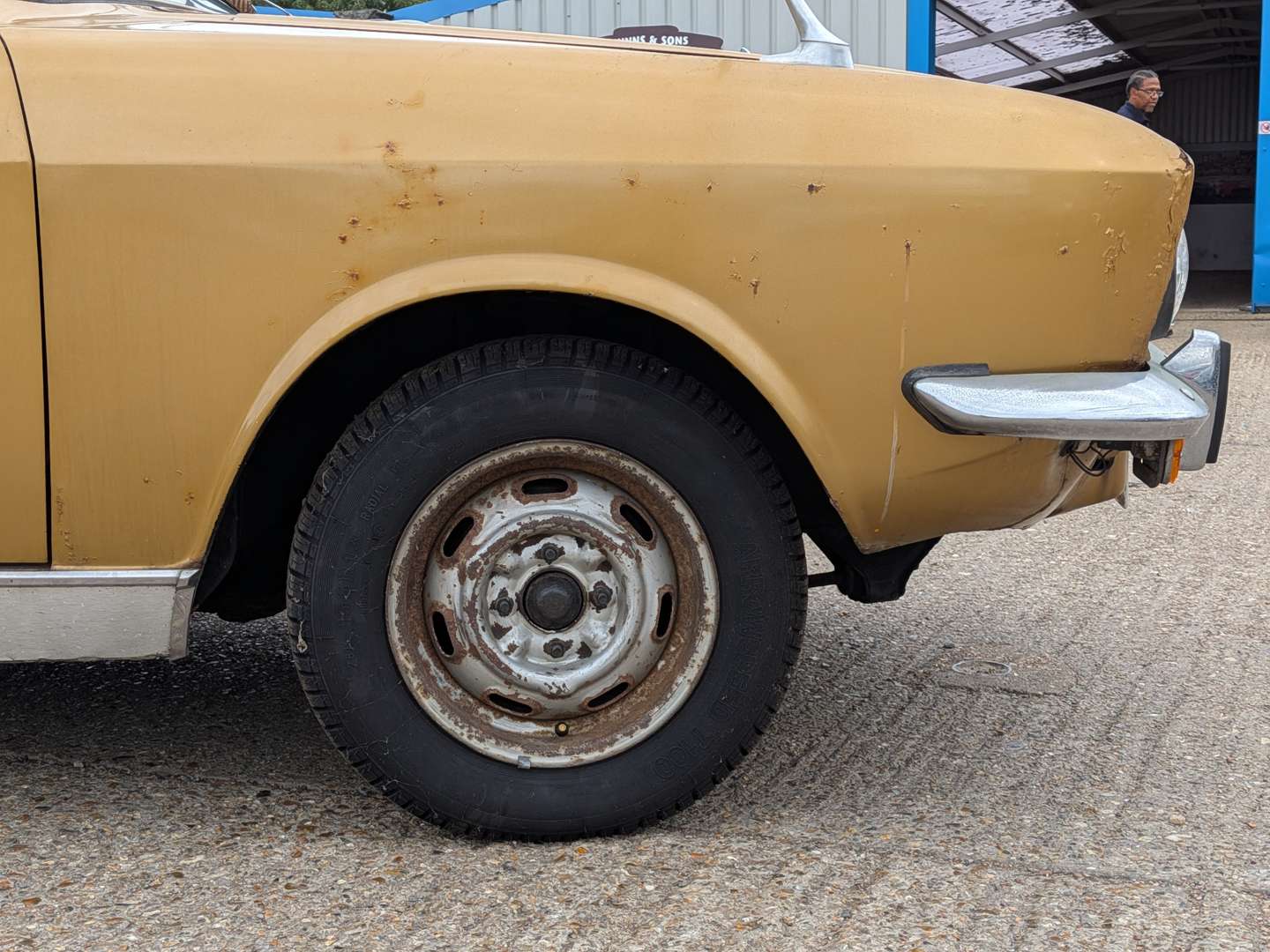 <p>1973 SUNBEAM RAPIER</p>