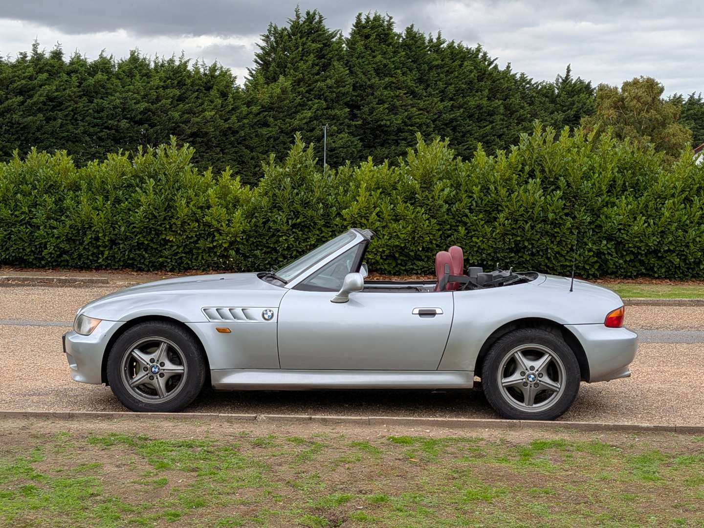 <p>1997 BMW Z3 1.9 ROADSTER</p>