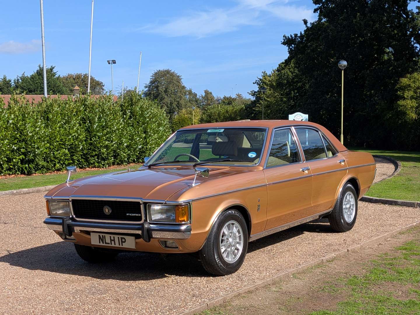 <p>1976 FORD GRANADA GHIA AUTO</p>