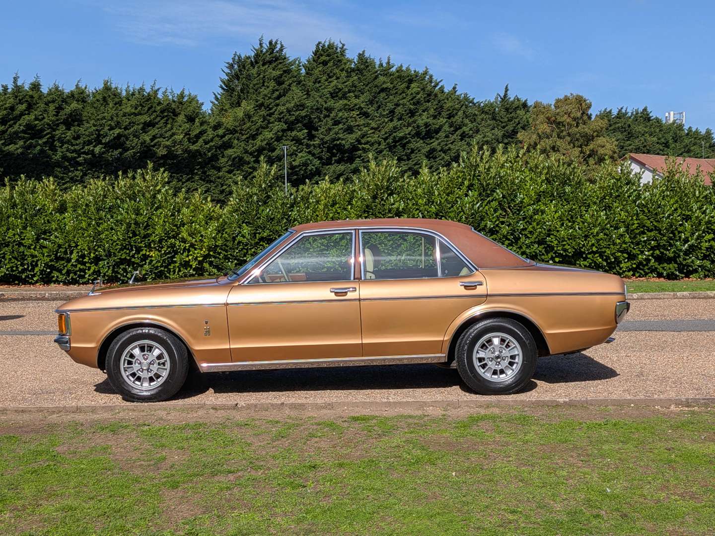 <p>1976 FORD GRANADA GHIA AUTO</p>