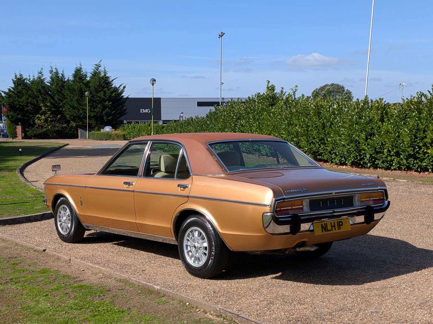 <p>1976 FORD GRANADA GHIA AUTO</p>