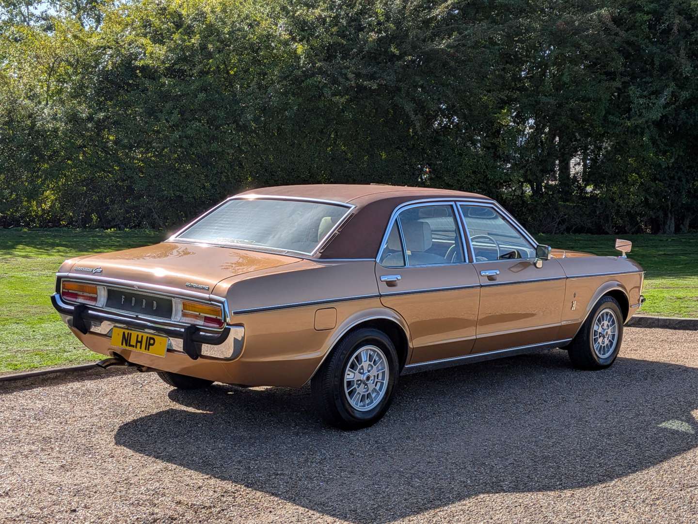 <p>1976 FORD GRANADA GHIA AUTO</p>