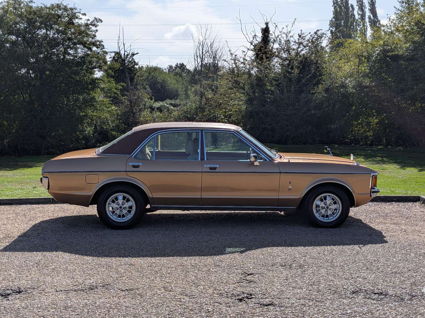 <p>1976 FORD GRANADA GHIA AUTO</p>