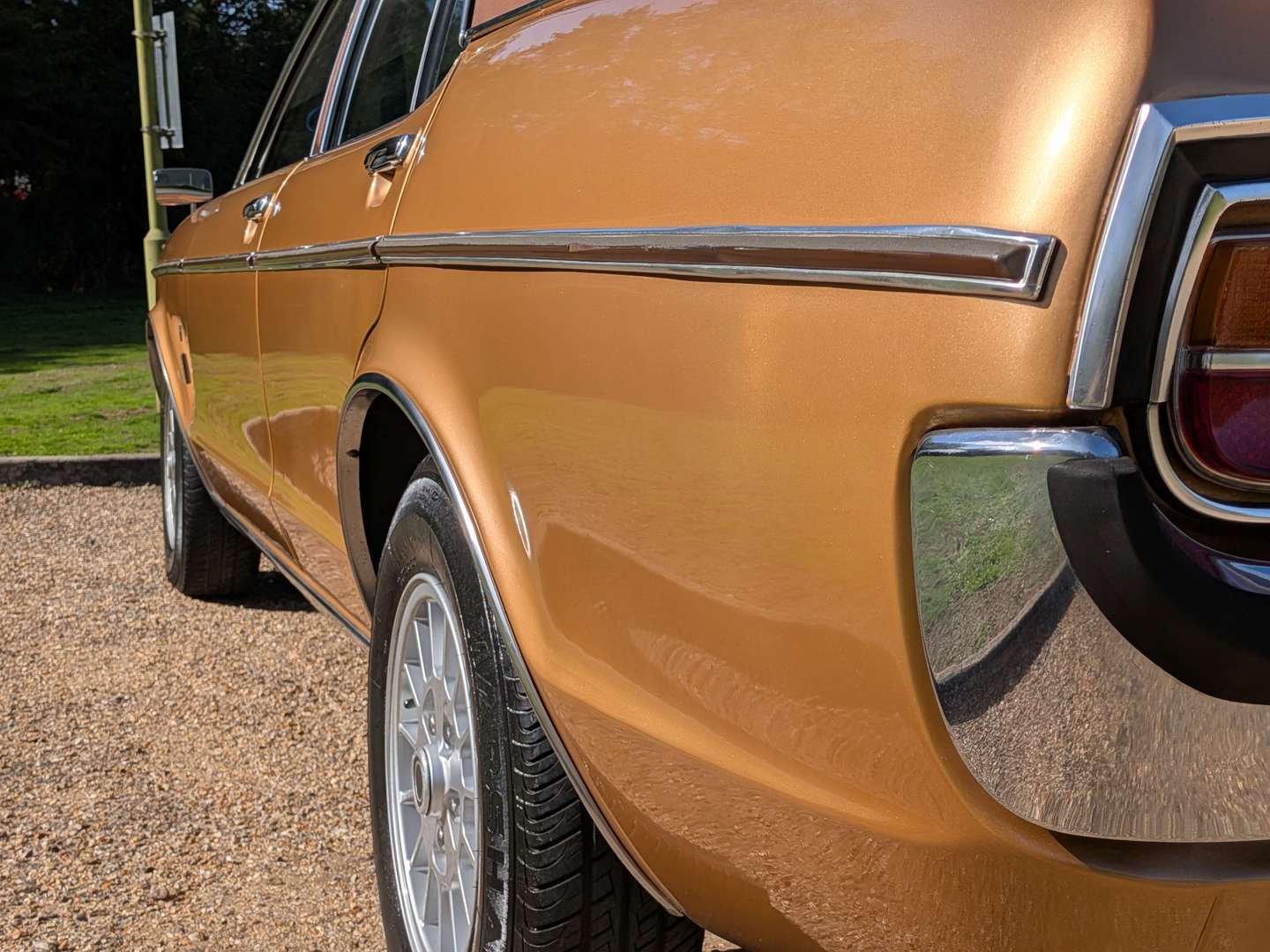 <p>1976 FORD GRANADA GHIA AUTO</p>