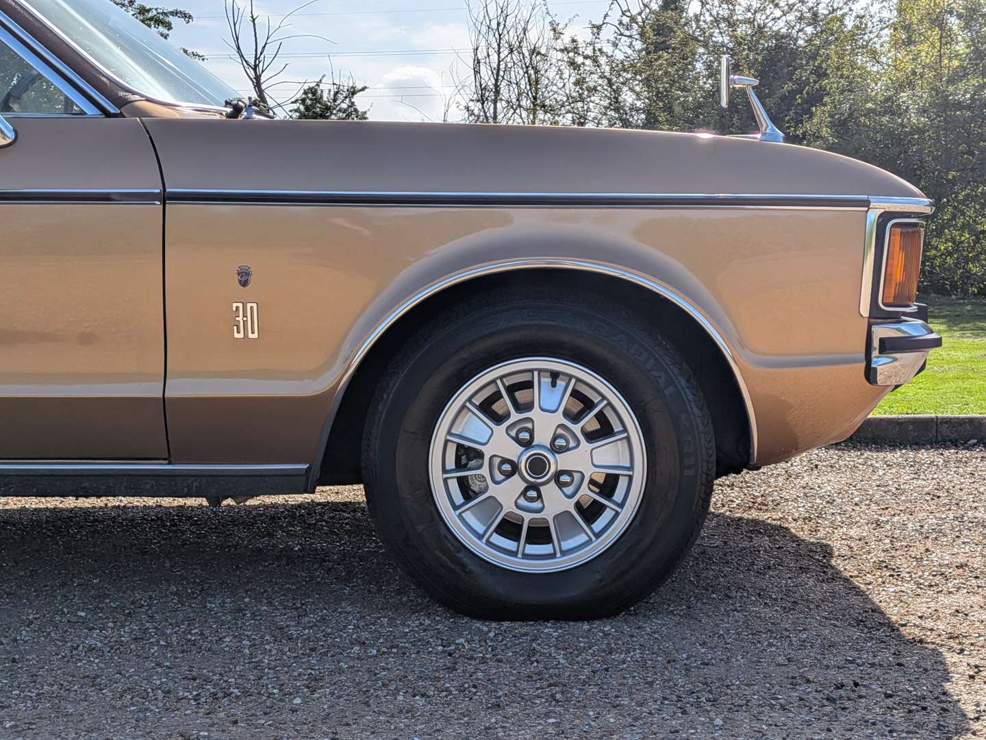 <p>1976 FORD GRANADA GHIA AUTO</p>