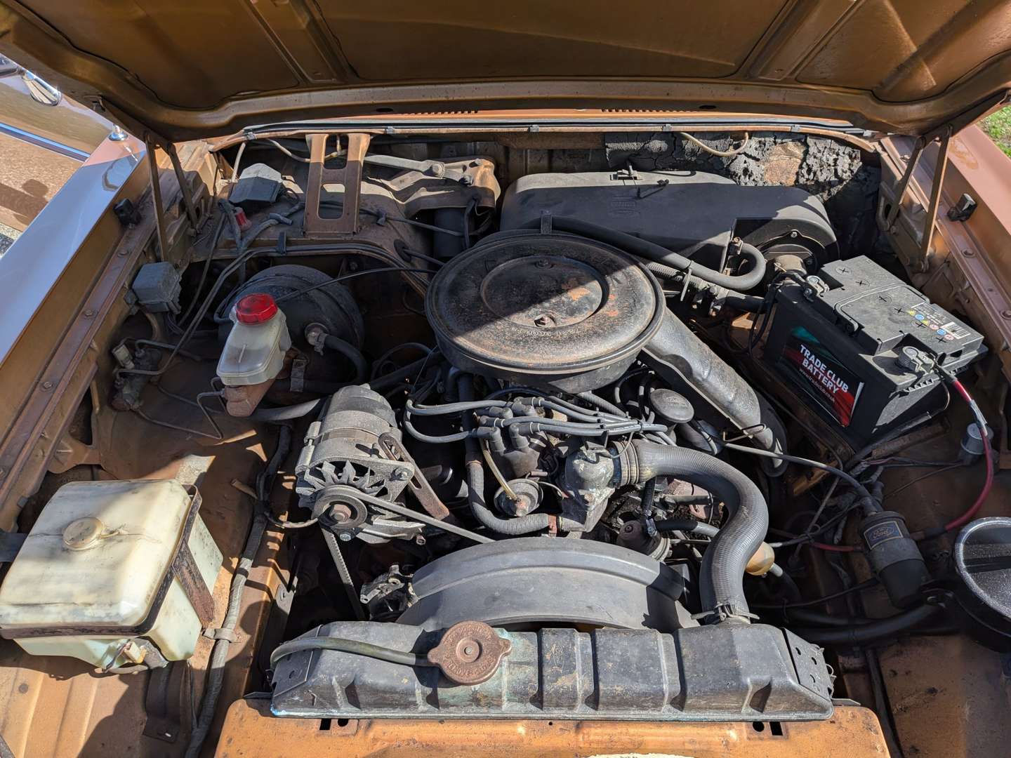 <p>1976 FORD GRANADA GHIA AUTO</p>