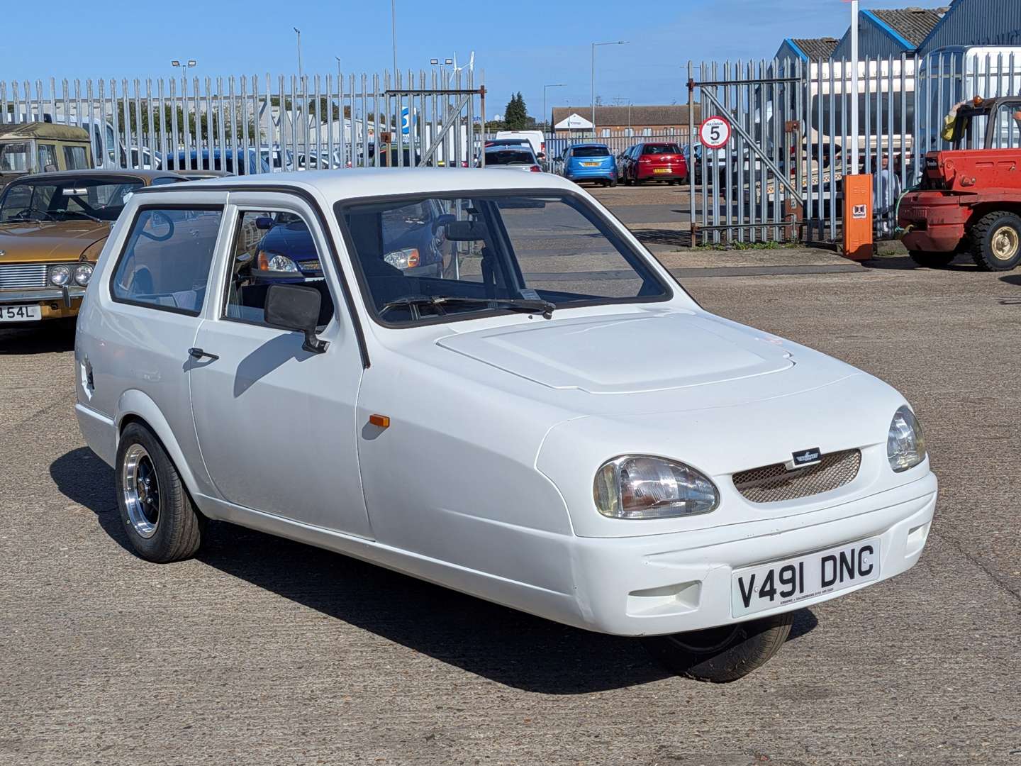 <p>1999 RELIANT ROBIN LX</p>