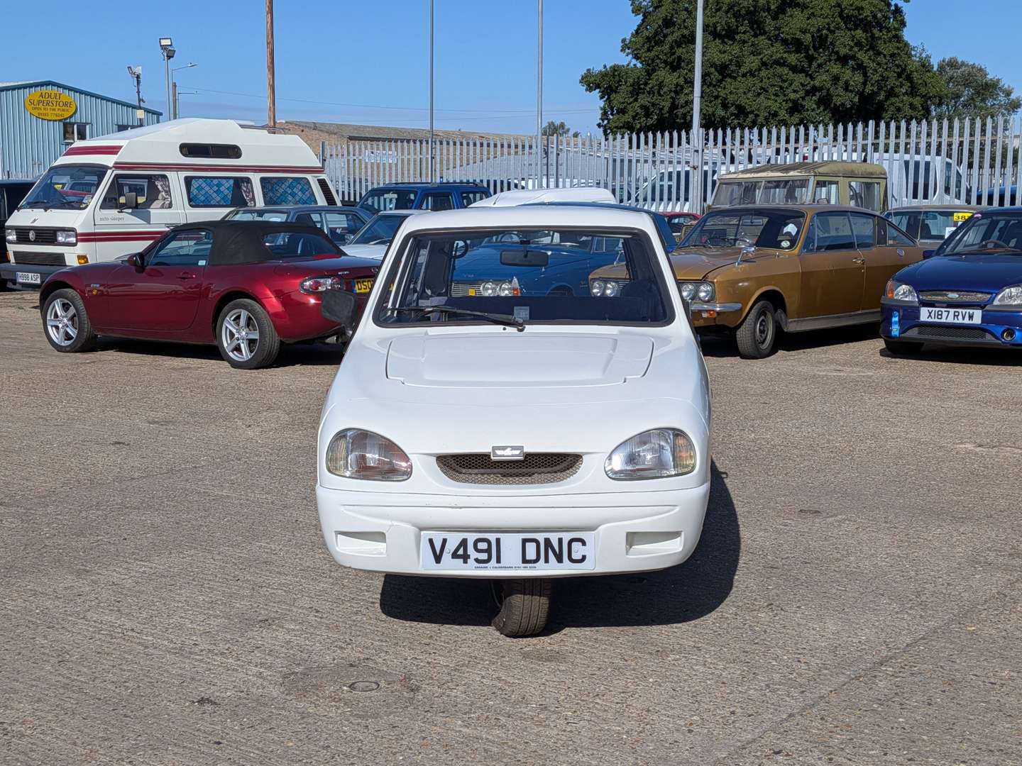 <p>1999 RELIANT ROBIN LX</p>