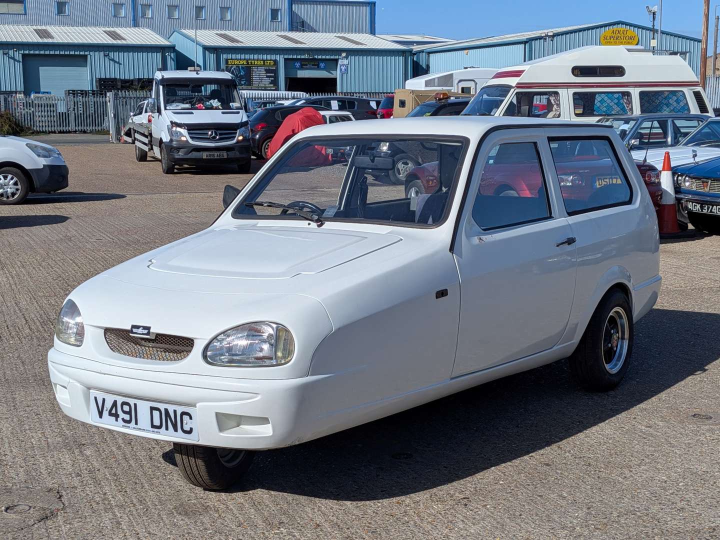 <p>1999 RELIANT ROBIN LX</p>