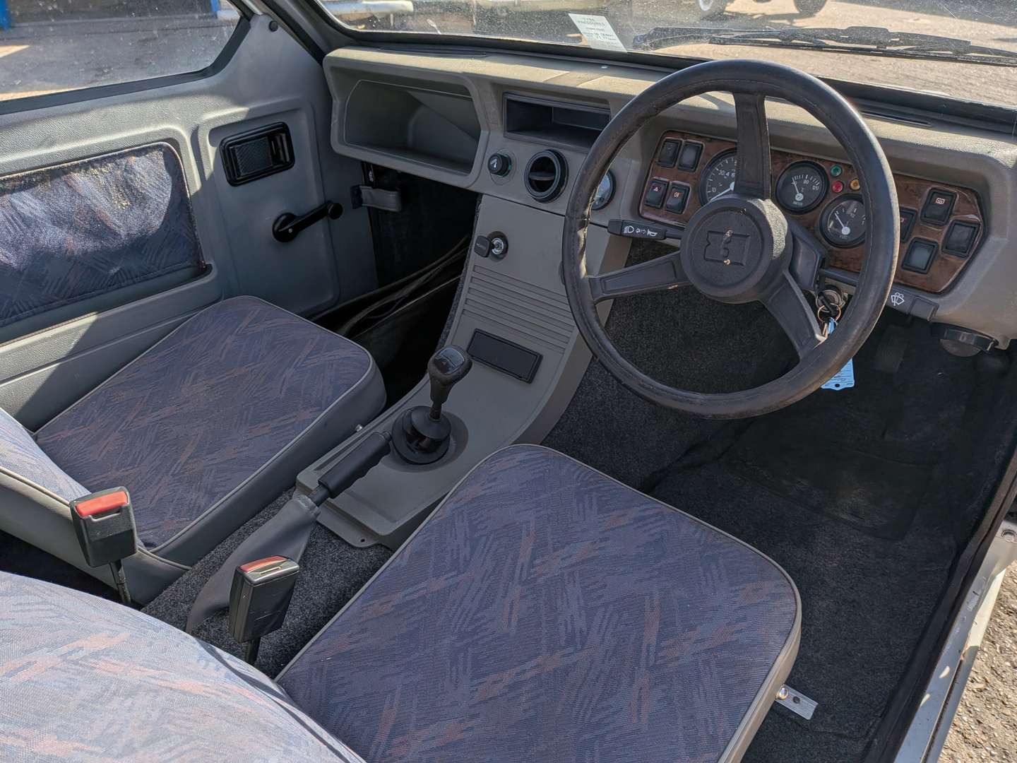 <p>1999 RELIANT ROBIN LX</p>