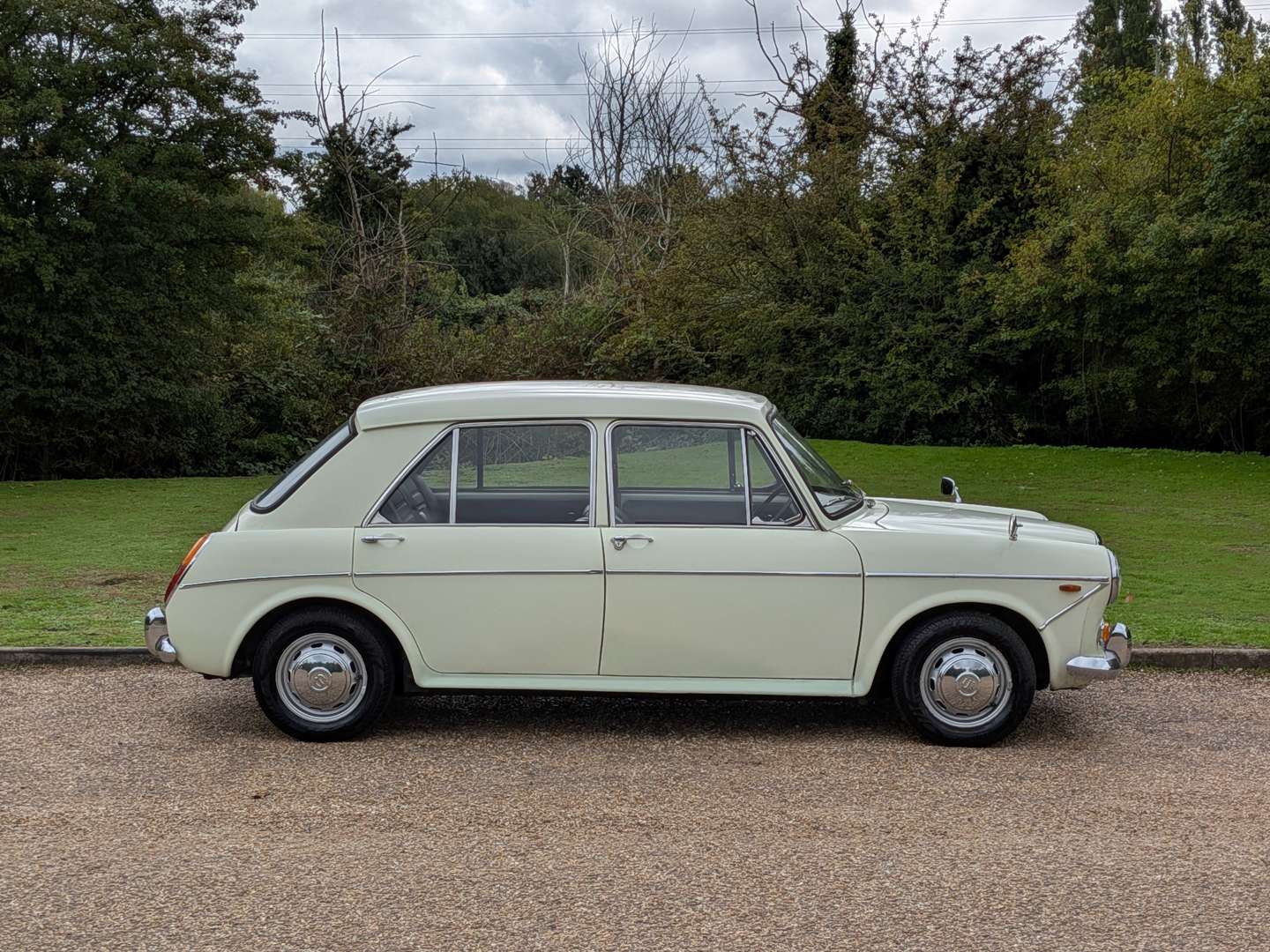 <p>1969 WOLSELEY 1300 AUTO</p>