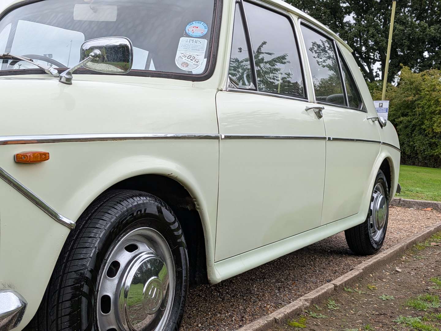 <p>1969 WOLSELEY 1300 AUTO</p>