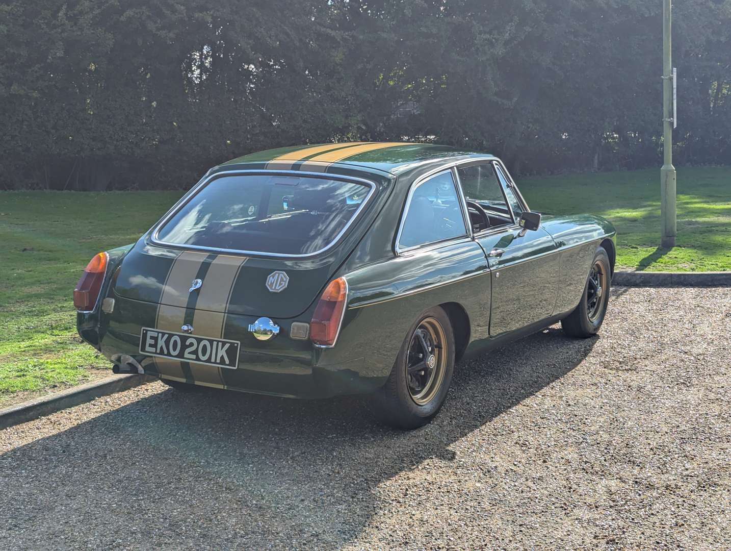 <p>1972 MG B GT</p>