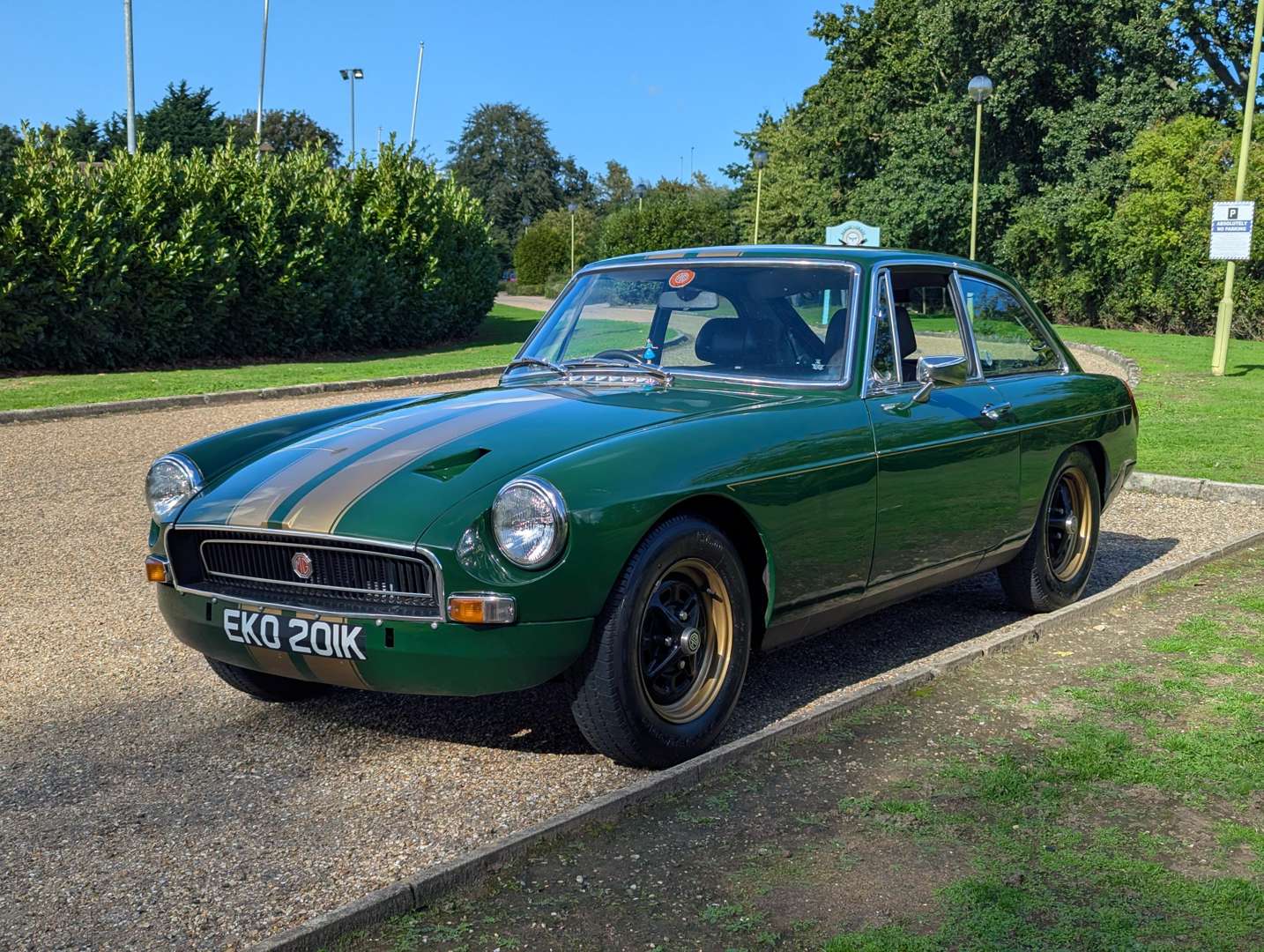 <p>1972 MG B GT</p>