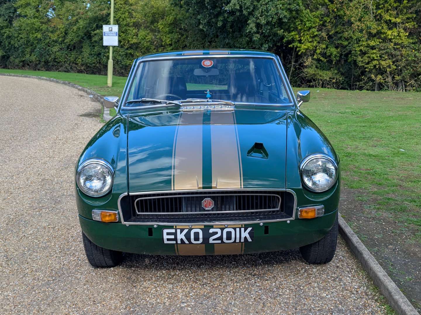 <p>1972 MG B GT</p>