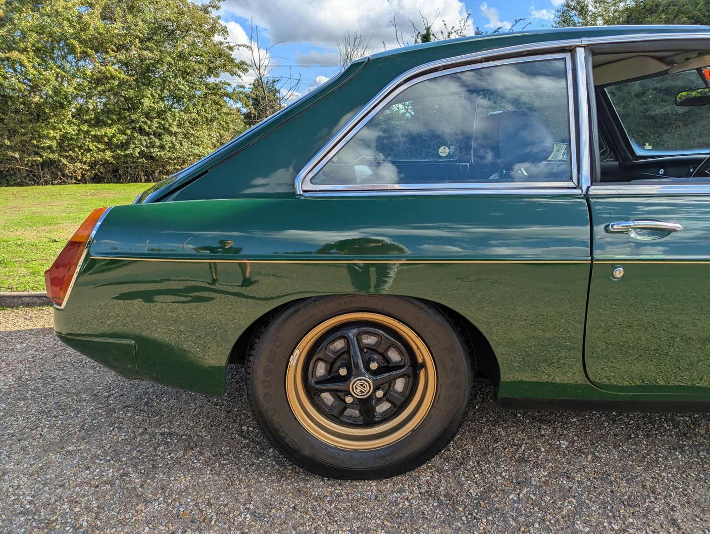 <p>1972 MG B GT</p>