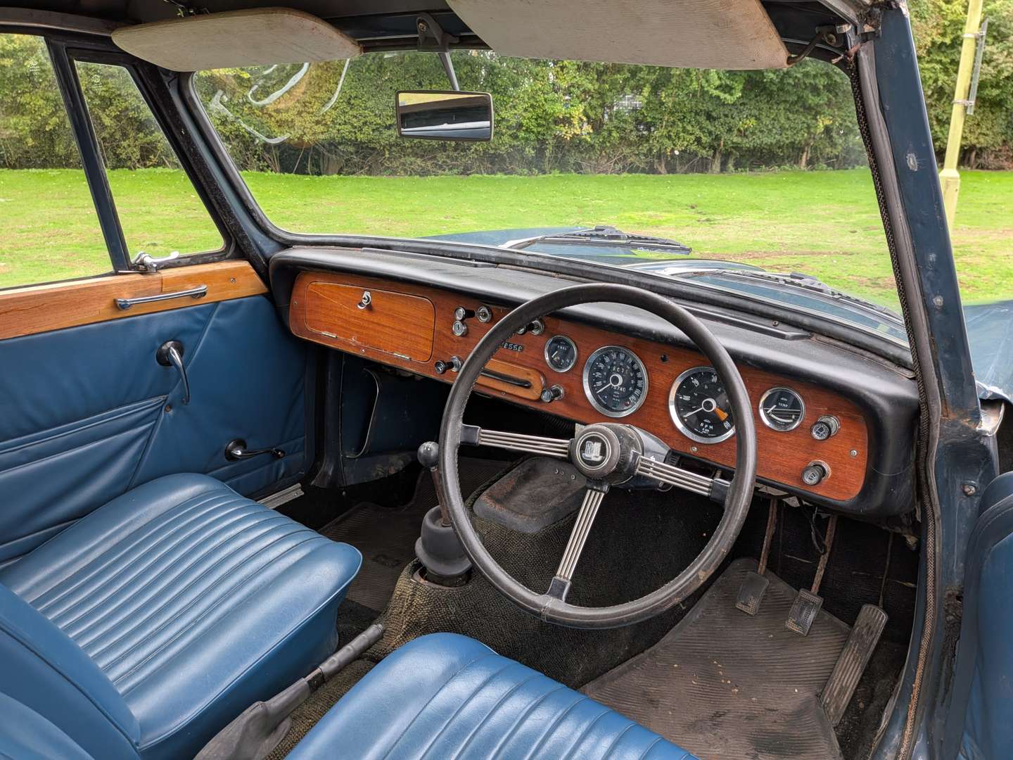 <p>1968 TRIUMPH VITESSE</p>