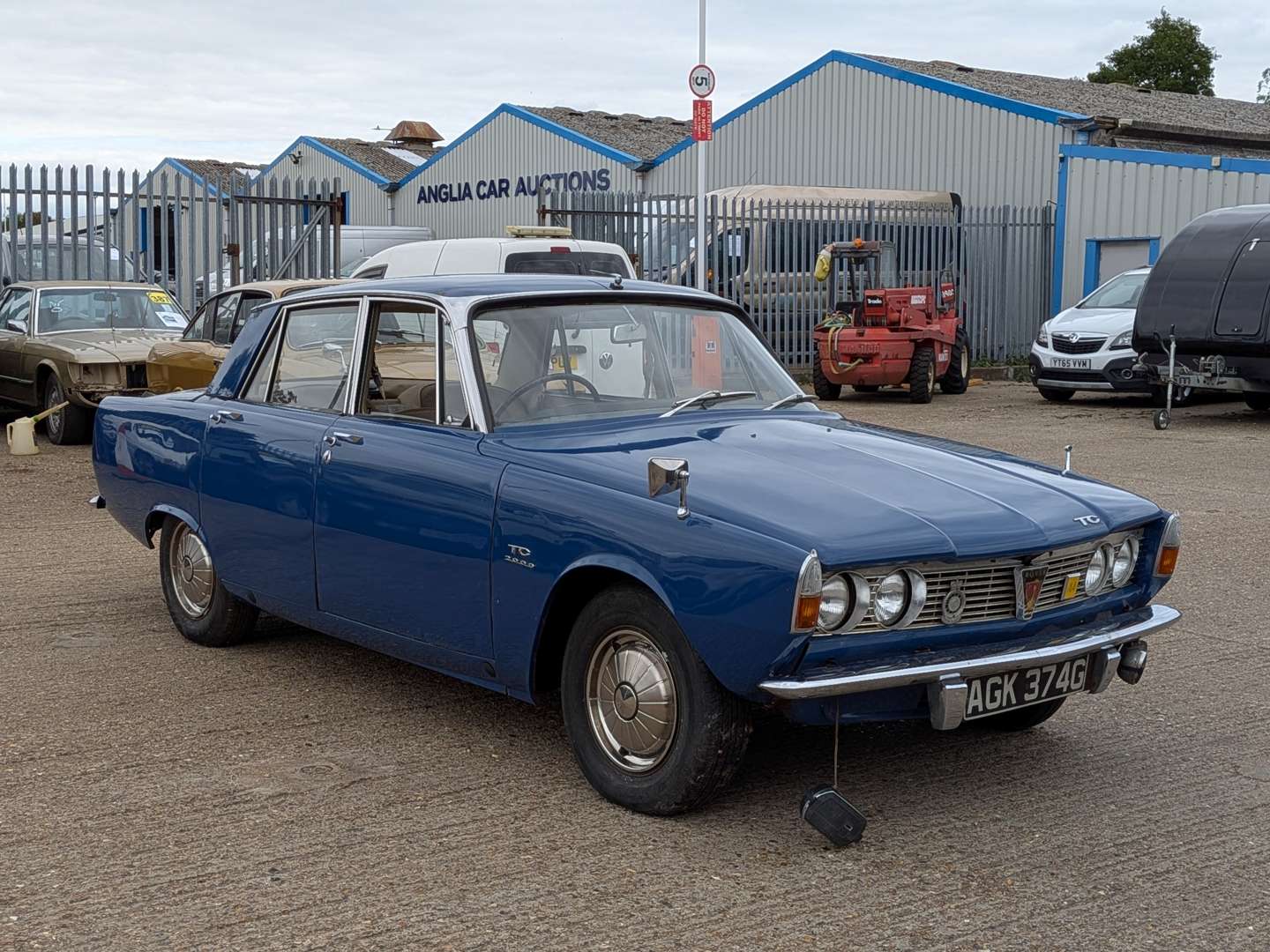 <p>1969 ROVER 2000 TC</p>