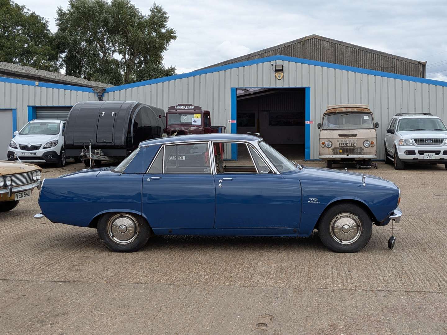 <p>1969 ROVER 2000 TC</p>