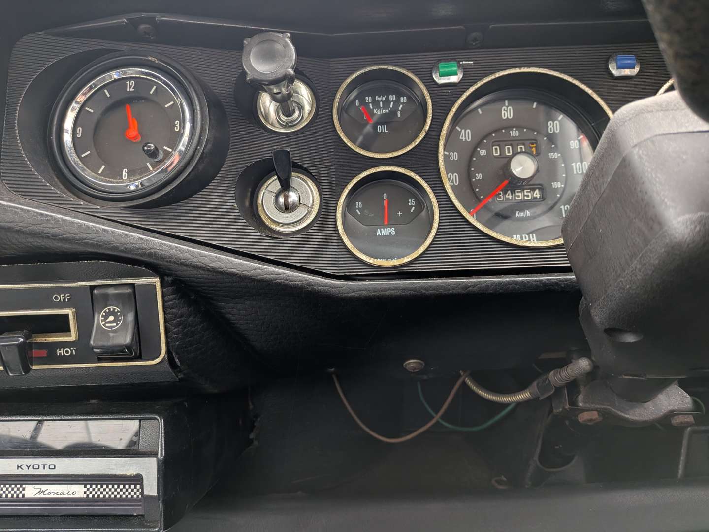 <p>1969 ROVER 2000 TC</p>