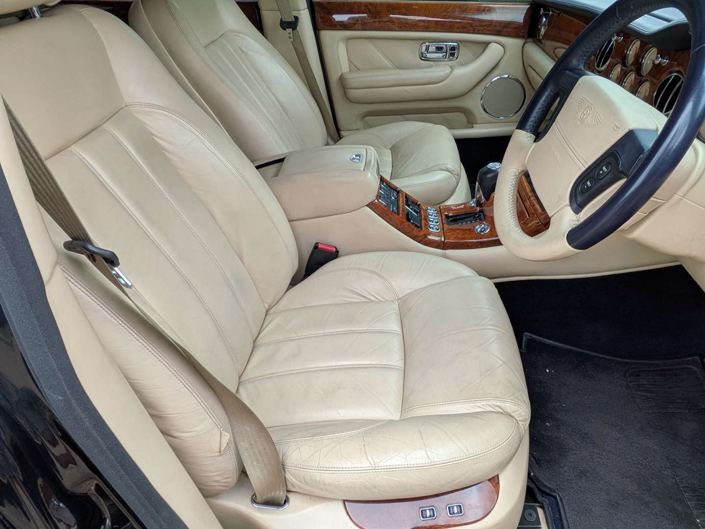 <p>2002 BENTLEY ARNAGE R</p>