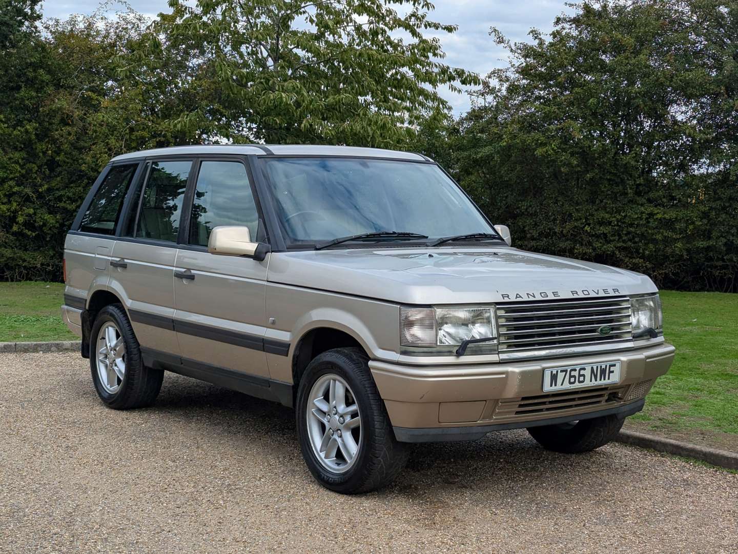<p>2000 RANGE ROVER P38 DHSE AUTO</p>