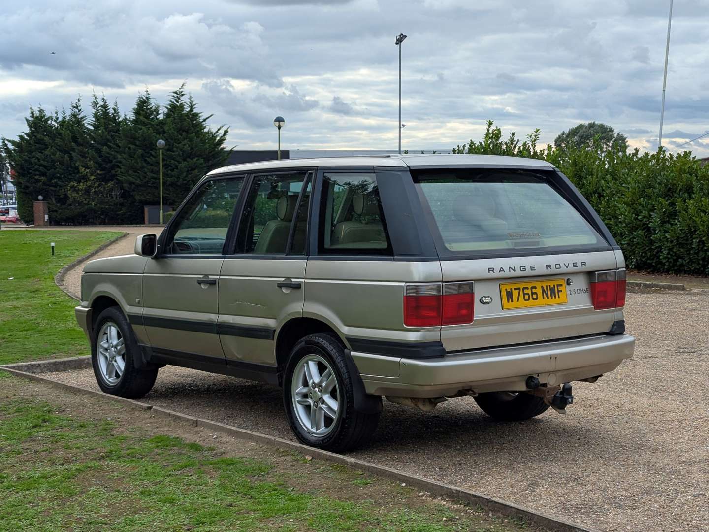 <p>2000 RANGE ROVER P38 DHSE AUTO</p>