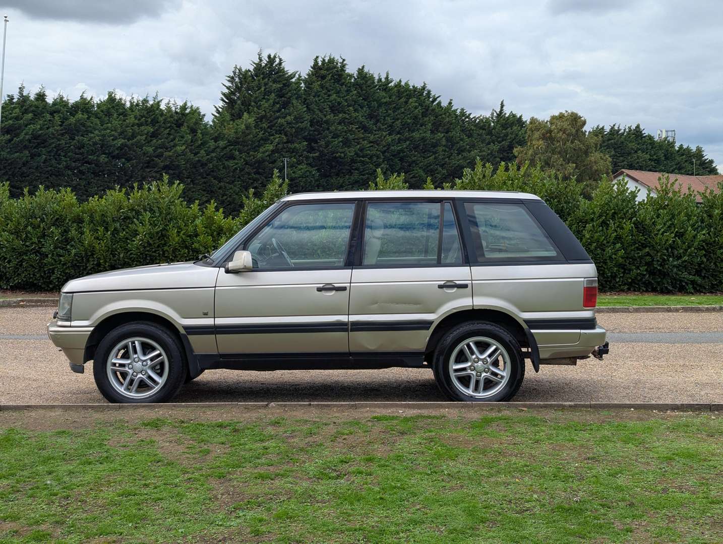 <p>2000 RANGE ROVER P38 DHSE AUTO</p>