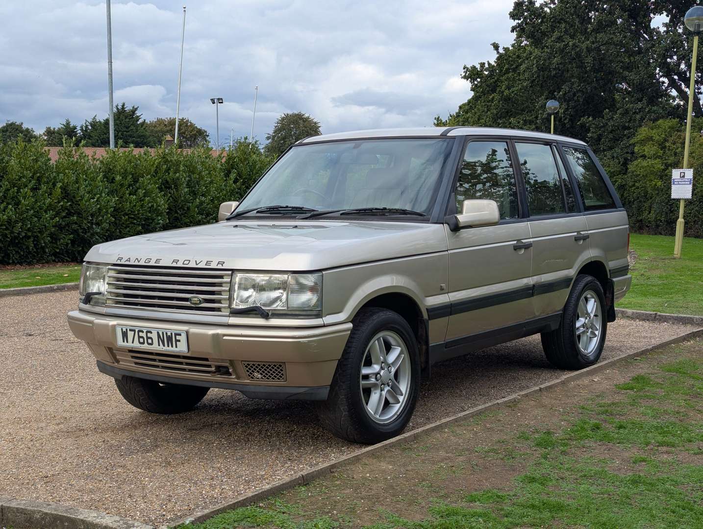 <p>2000 RANGE ROVER P38 DHSE AUTO</p>