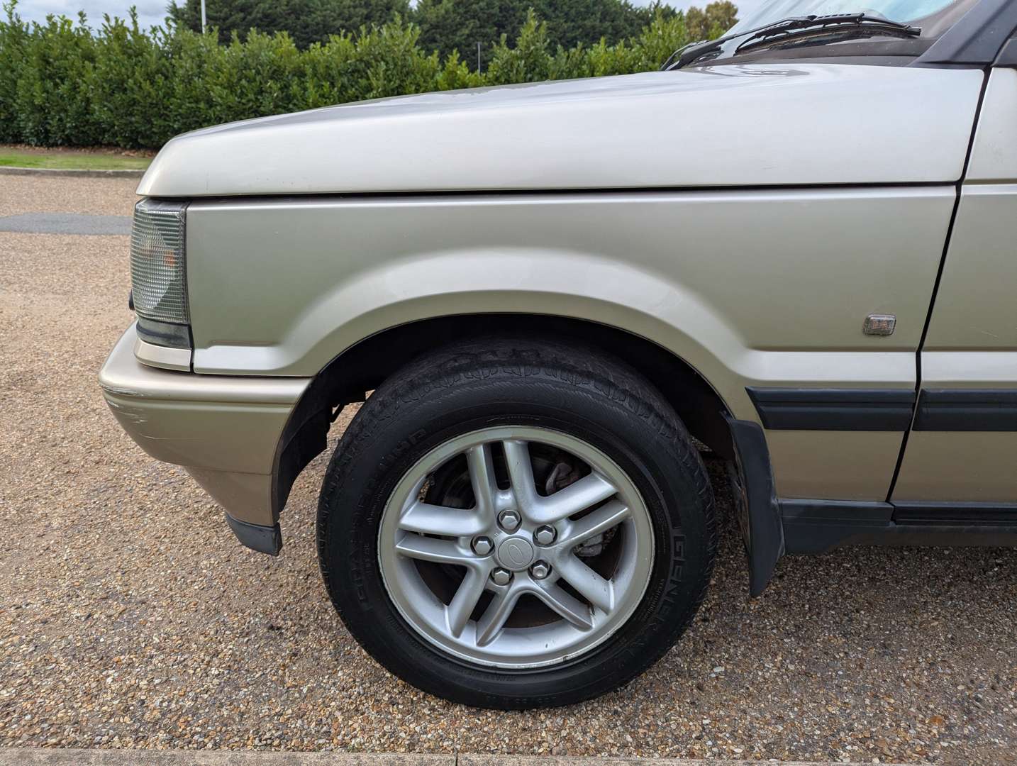 <p>2000 RANGE ROVER P38 DHSE AUTO</p>