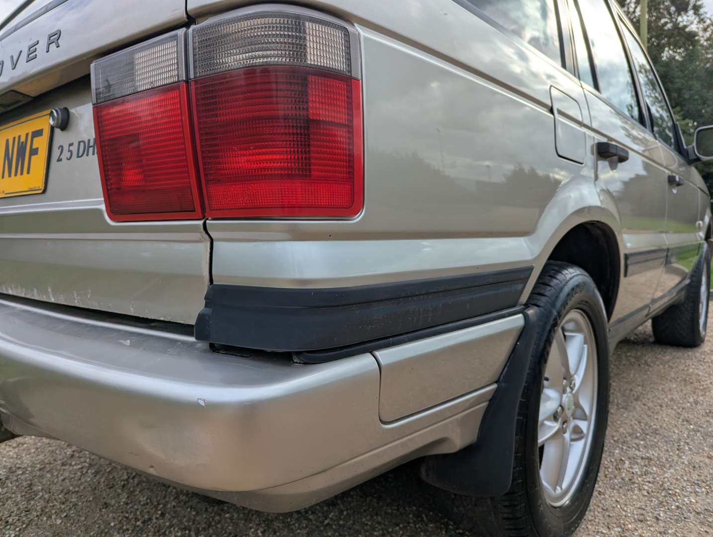 <p>2000 RANGE ROVER P38 DHSE AUTO</p>