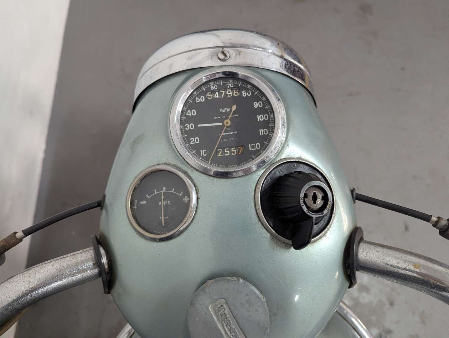 <p>1959 TRIUMPH 3TA</p>