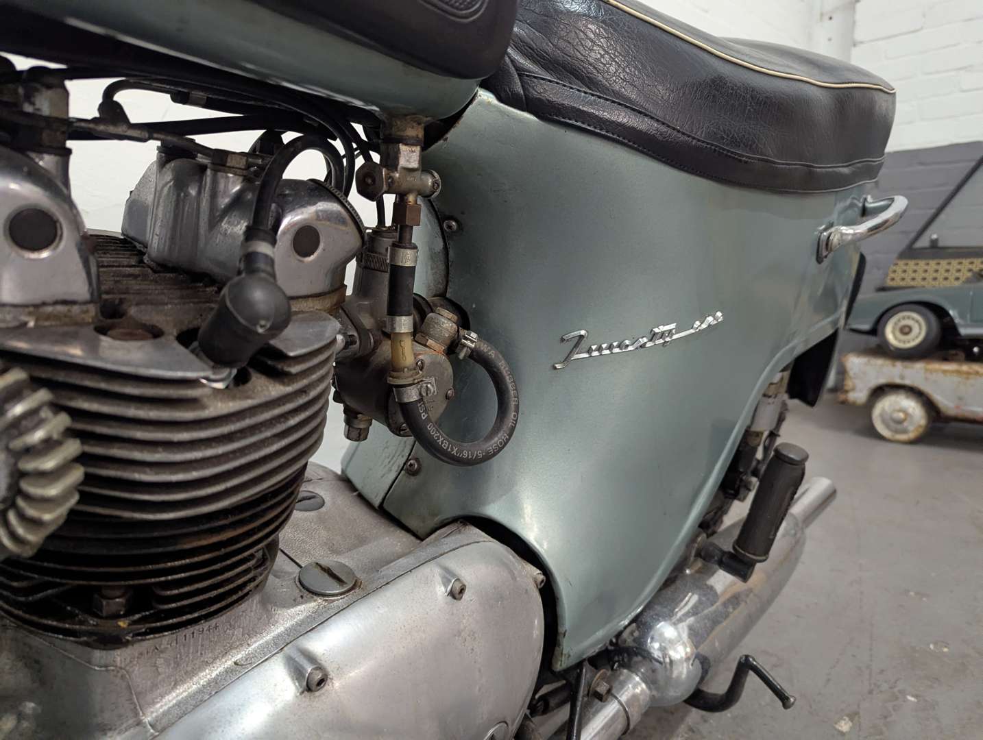 <p>1959 TRIUMPH 3TA</p>